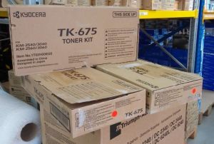 Kyocera Toner TK-675 toner kit (1T02H00EU0) poškozený obal